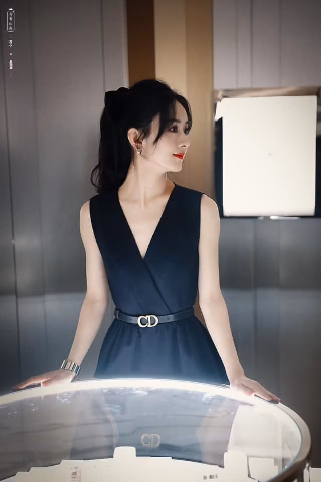 Chỉ vì thiếu một món đồ nhỏ mà Suzy ngậm ngùi bị chê “không đẹp bằng Triệu Lệ Dĩnh” ảnh 3