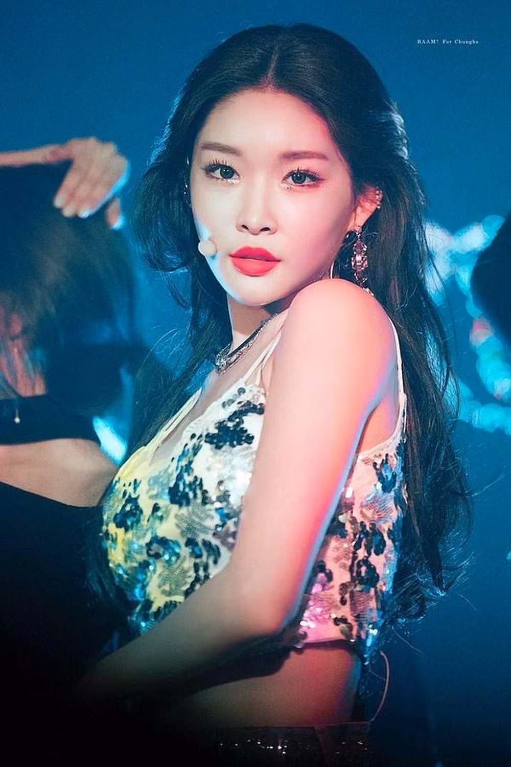 Ngày nào còn xinh đẹp tự nhiên mà nay hàng loạt nữ idol lại trông khác lạ thế này ảnh 1
