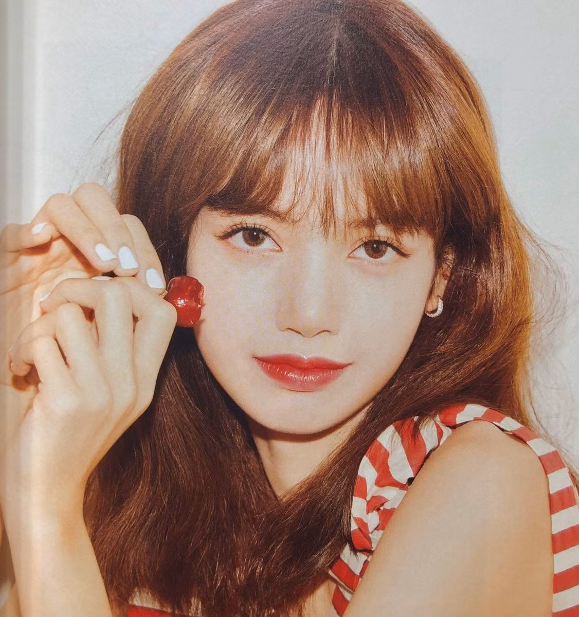 NÓNG: YG Ent xác nhận Lisa bị lừa đảo, cách Lisa phản ứng còn gây bất ngờ hơn ảnh 1