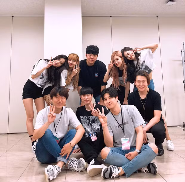 Tranh cãi quanh chuyện YG Ent không cho Black Pink có nhân viên nam giới ảnh 2