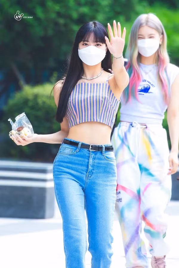 Hội “nữ idol đẹp như Thủy thủ Mặt Trăng” kết nạp thành viên mới: Xinh như búp bê sống ảnh 4