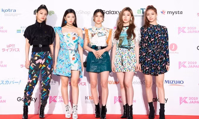 Stylist của ITZY có “âm mưu” gì khi tiền không thiếu mà cả năm nay, ITZY toàn mặc xấu? ảnh 7