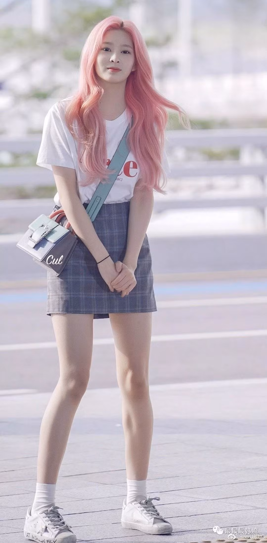 Đâu chỉ Jang Won Young, Kim Min Joo cũng xứng làm “Thủy thủ Mặt Trăng” của IZ*ONE ảnh 3