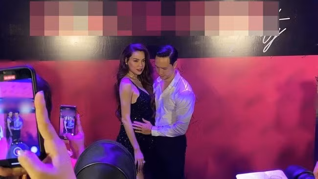 Lần đầu tiên từ khi có tin đồn mang thai, Hồ Ngọc Hà công khai khoe bụng bầu ảnh 3
