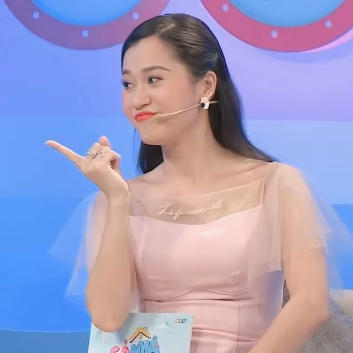 Lâm Vỹ Dạ bất ngờ ghi điểm nhờ màn đối đáp cực khéo léo trước những lời chê bai ảnh 1