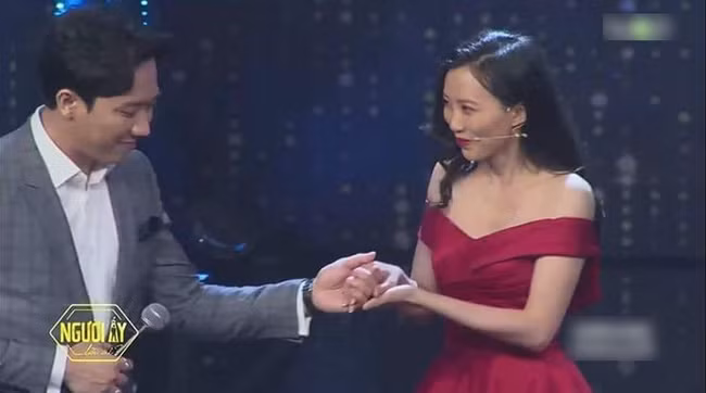 Cú “twist” bất ngờ của “Người Ấy Là Ai”: Hương Giang chưa phải nữ chính cuối cùng ảnh 2