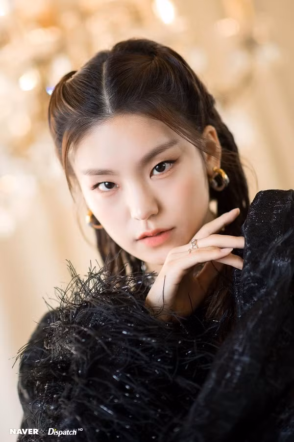Đã tìm ra nữ idol “miễn nhiễm” với lông mày: Để kiểu nào cũng "đẹp bất chấp" ảnh 7