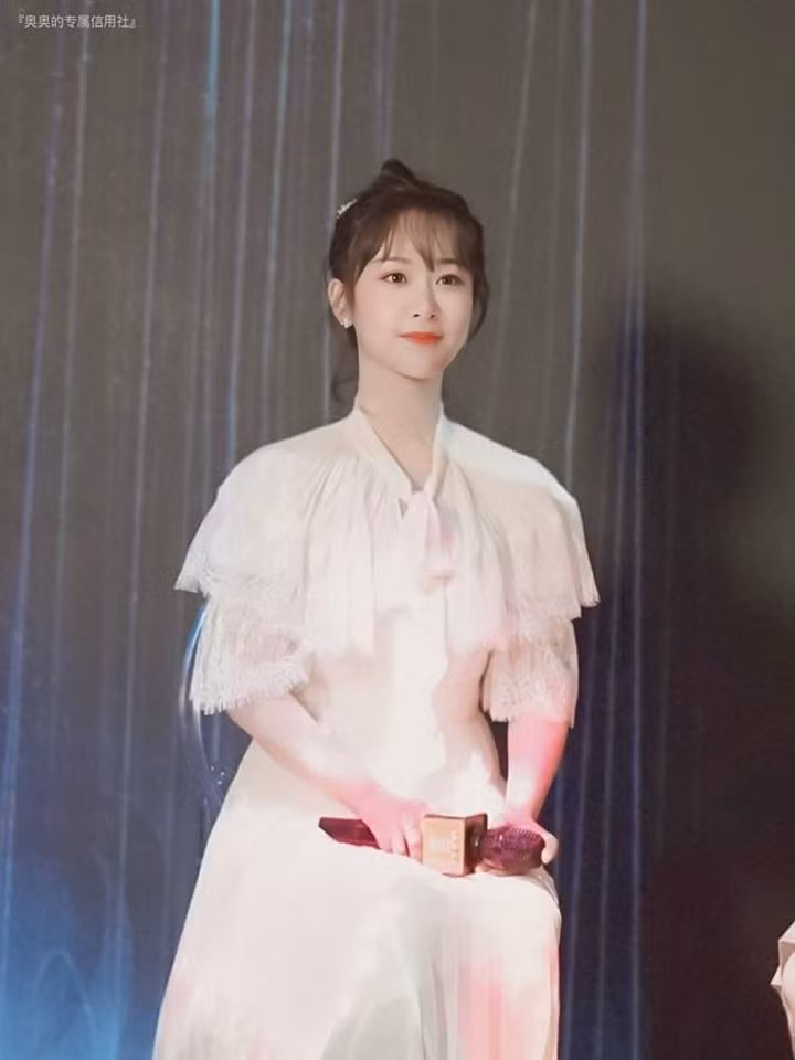 Dương Tử đập tan tin đồn “tăng cân vì nghiền trà sữa” chỉ bằng hành động này ảnh 5