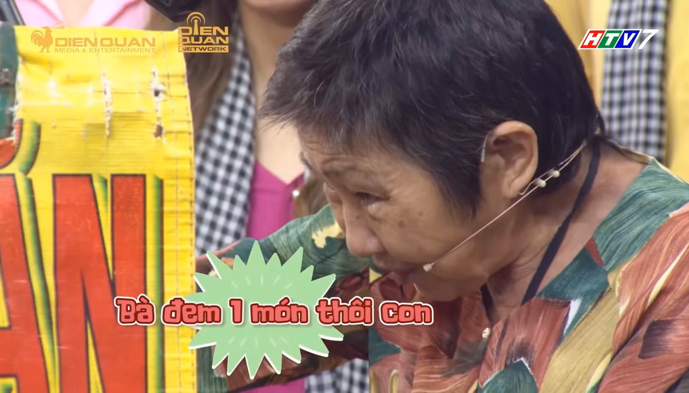 Cụ bà bán xôi đêm không ngủ để nuôi chồng liệt giường và con thần kinh khiến Trường Giang xót xa ảnh 2
