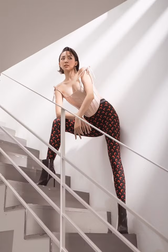 Chưa vội sinh con, mỹ nhân nóng bỏng bậc nhất Vbiz ngày càng sexy - 15