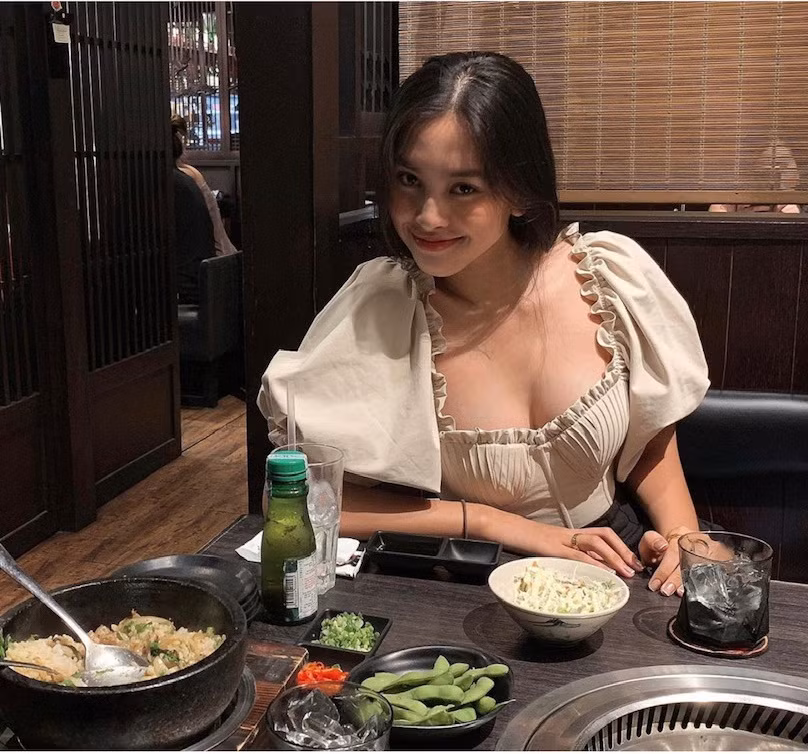 Cùng diện “đồ bơi”, “Hoàng tử Rap” và Hiền Hồ khiến cư dân mạng “ngợp” vì body “cực phẩm“ ảnh 10
