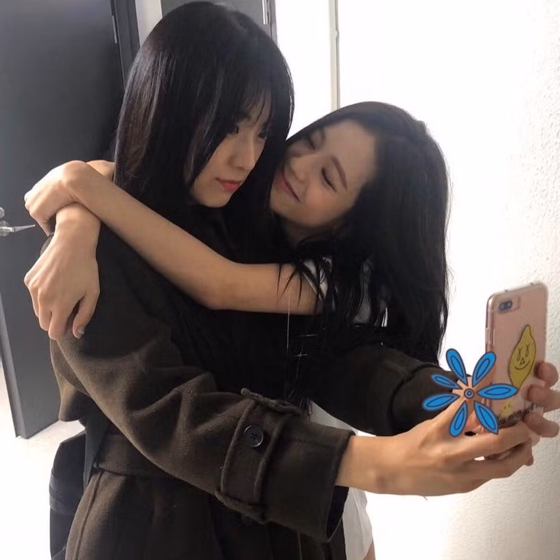 Jisoo (Black Pink), Sunmi, Dương Mịch, Tống Uy Long, Tiêu Chiến hóa “nam thần, tiên nữ” là đều nhờ chung điểm này! ảnh 1