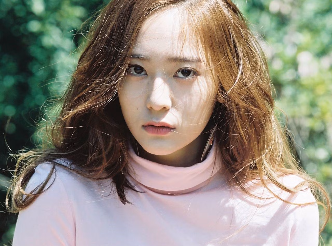 Gây “sốc” với vẻ đẹp nữ sinh tuổi 19, cuối cùng “công chúa băng giá” Krystal đã trở lại ảnh 2
