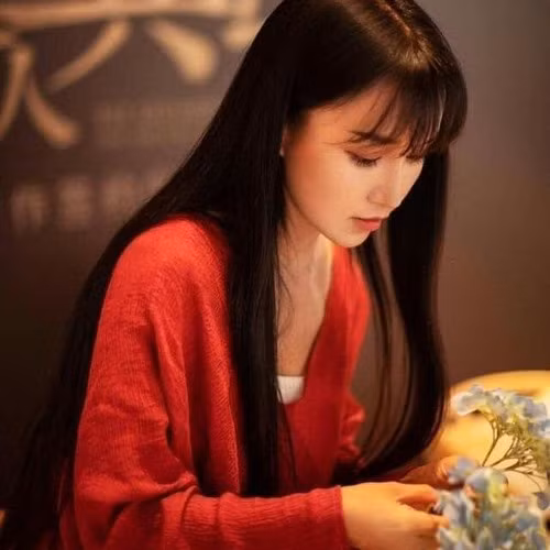 Động thái “ngược” căng của Lý Tử Thất sau “bão” comments bị cho là kém sắc ngoài đời ảnh 7