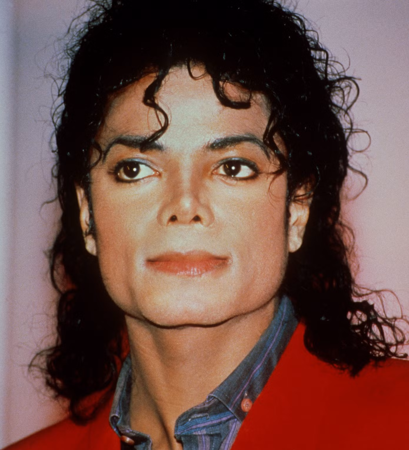 Sửng sốt với cô gái có khuôn mặt giống Michael Jackson ảnh 4
