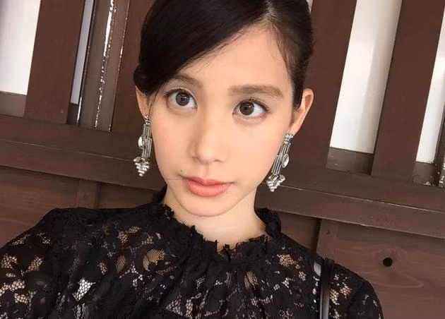 Lưu Diệc Phi lộng lẫy như nữ thần, sexy với váy xẻ ngực sâu hút ảnh 6