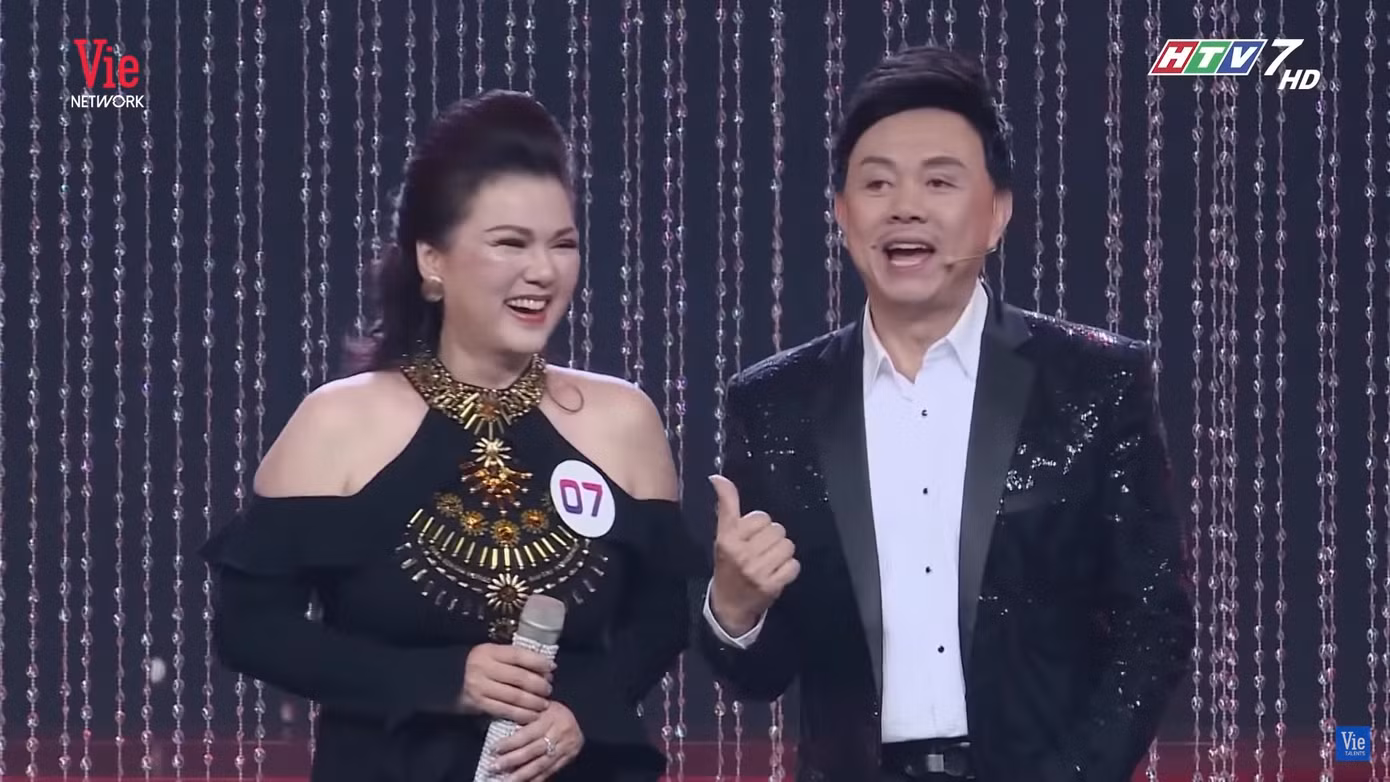 Ngày buồn cuối năm của showbiz Việt: Đông đảo nghệ sĩ đến tiễn biệt danh hài Chí Tài ảnh 17