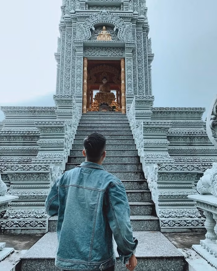 Choáng ngợp trước vẻ đẹp “vạn người mê” của ngôi chùa Khmer nổi tiếng tại Sóc Trăng ảnh 5