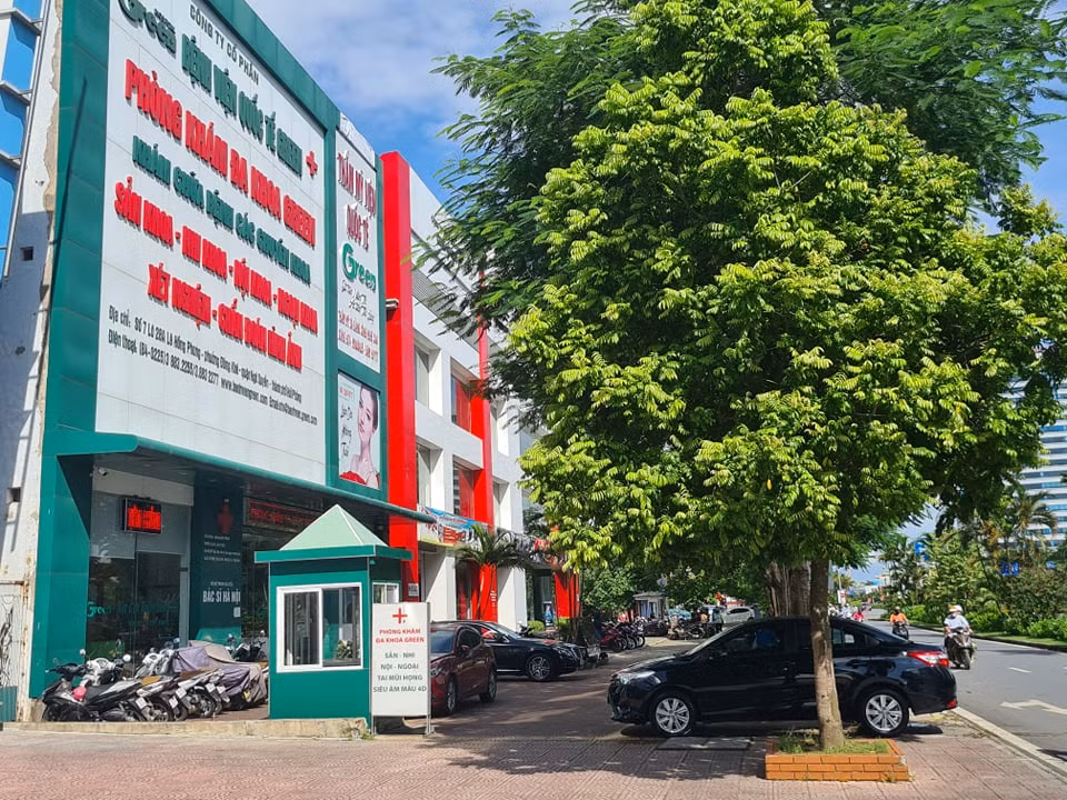 Công an vào cuộc vụ chủ cơ sở thẩm mỹ nghi dùng bằng bác sỹ giả ảnh 1