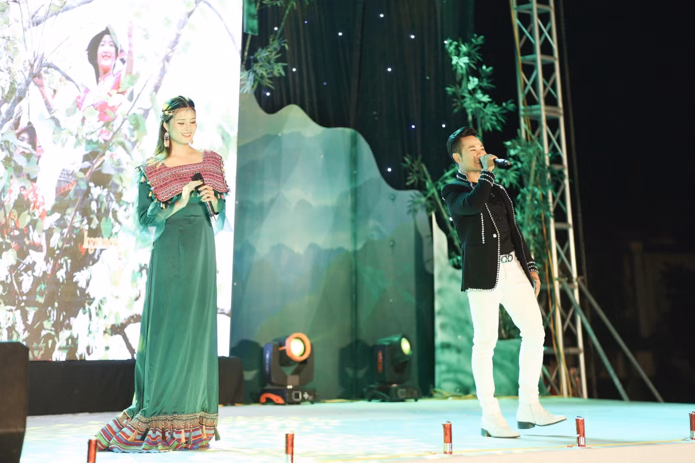 Bước ngoặt 0,21 điểm ảnh 10