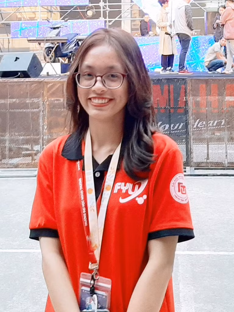 Nhắn gửi của nữ thủ khoa gia khối D năm 2019 tới thí sinh trước kỳ thi THPT 2020 ảnh 2