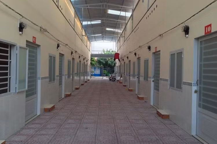 Muôn kiểu tránh nóng ngày hè dành cho sinh viên không có điều hòa ảnh 2