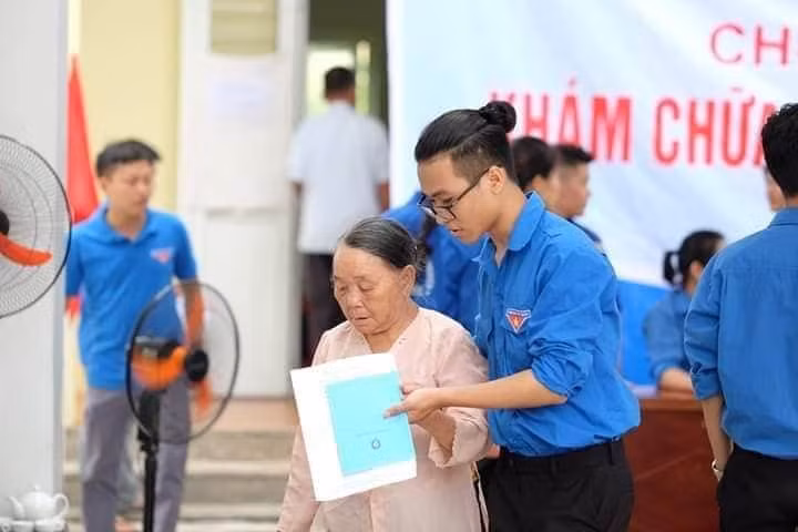 Tháng Bảy tri ân: Chuỗi hoạt động ý nghĩa của tuổi trẻ trường Đại học Y Dược Thái Nguyên ảnh 2