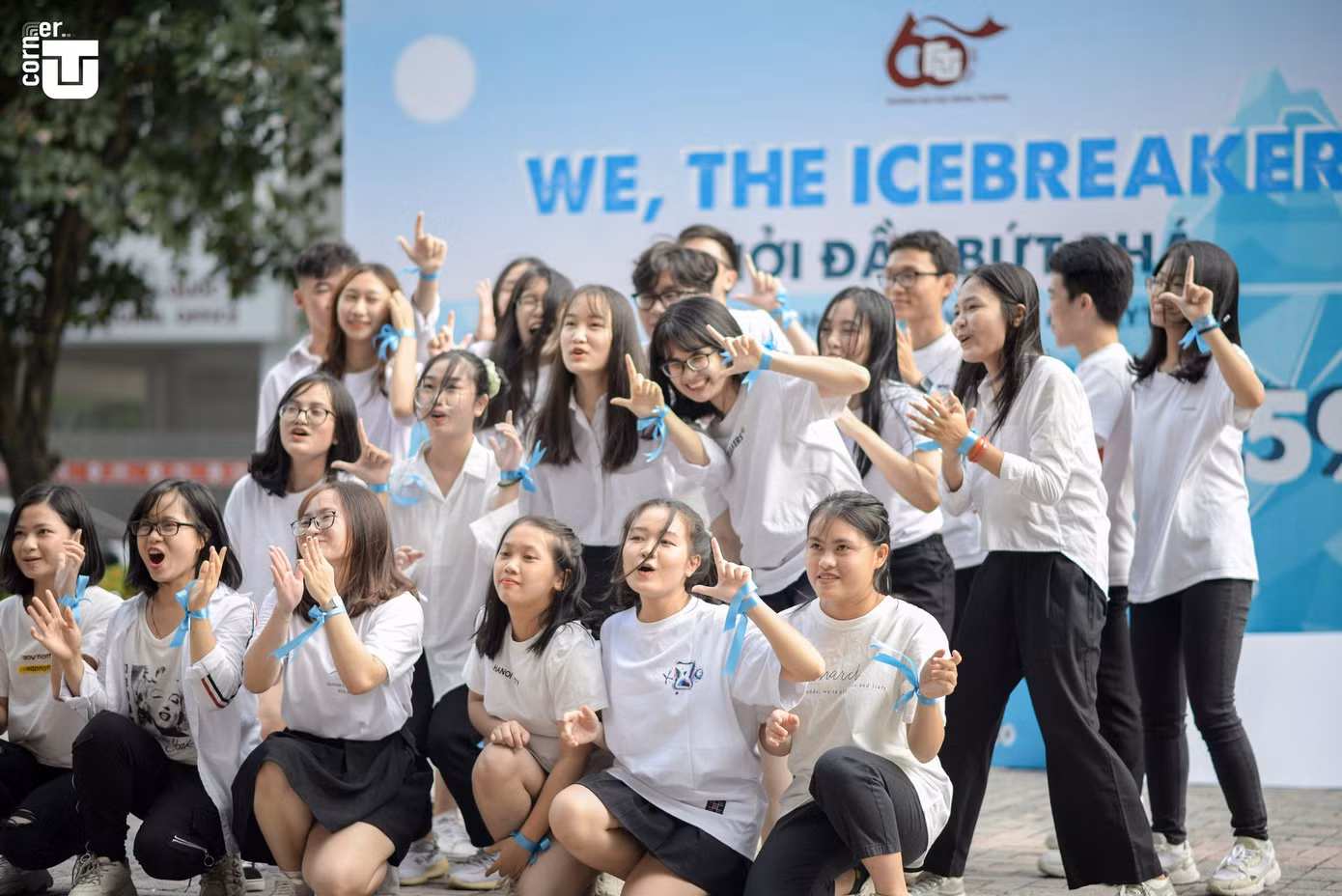 Thầy cô trường Đại học Ngoại thương “phá tan băng” cùng tân sinh viên ảnh 17