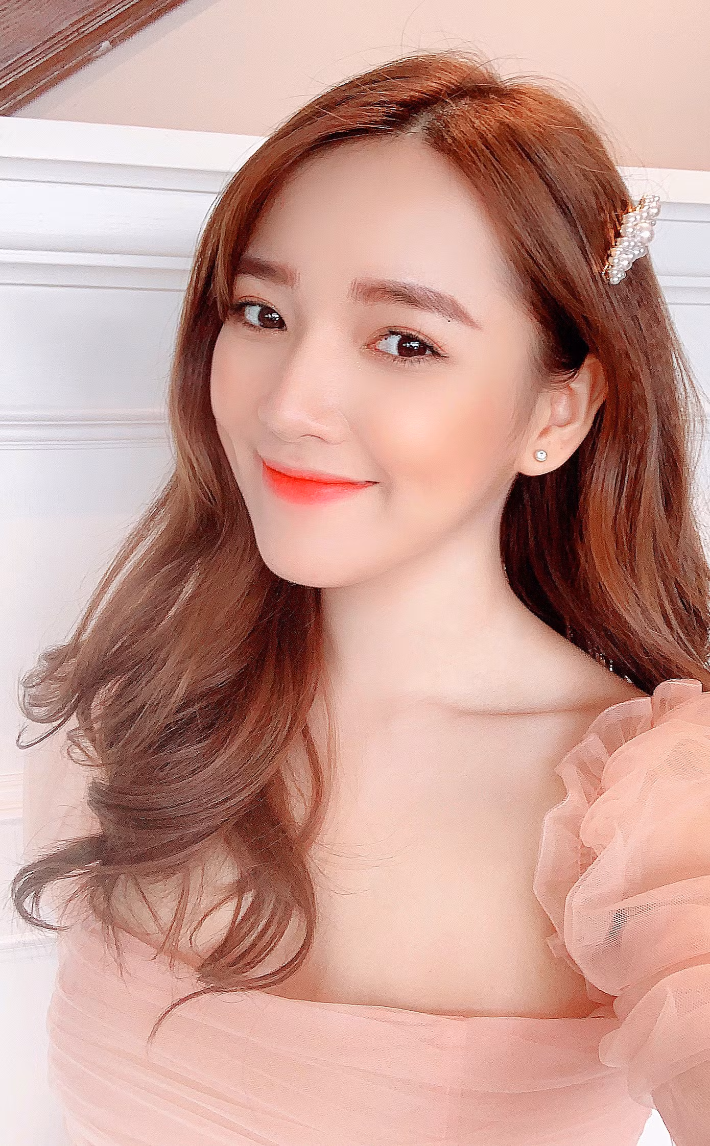 Cô mẫu ảnh 9X “gây thương nhớ” với vẻ đẹp trong veo như sương mai ảnh 7