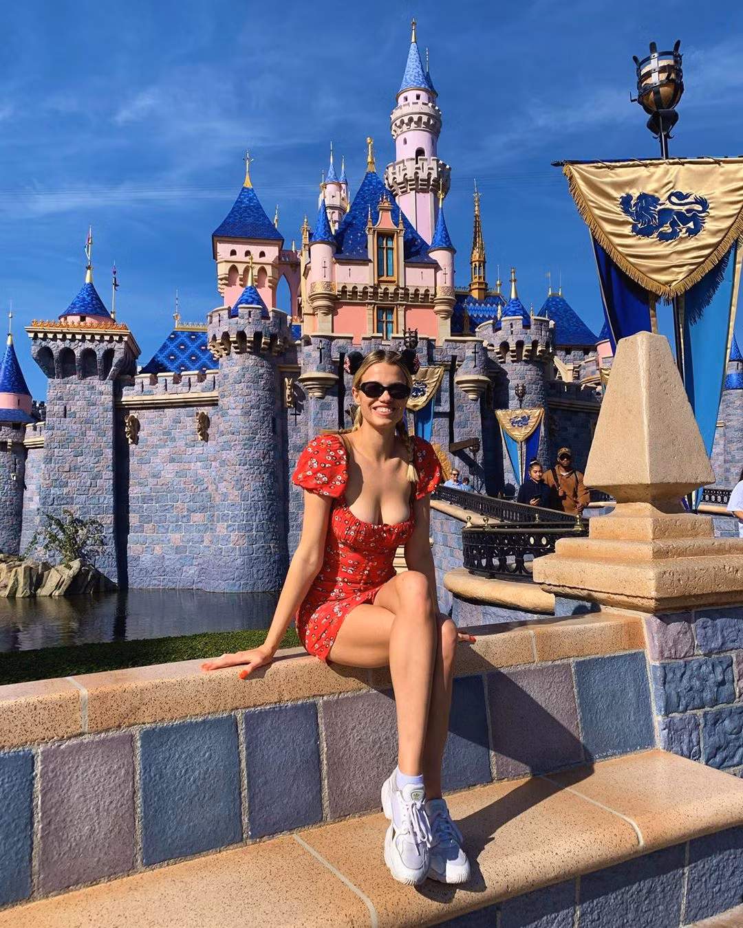 Nàng mẫu 1m80 Hailey Clauson thả dáng 'nảy lửa' ở Miami ảnh 5