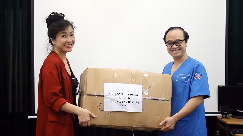 Ca sĩ Thùy Dung: 'Tôi hát về bạn bè tôi, những người sống vì mọi người' ảnh 5