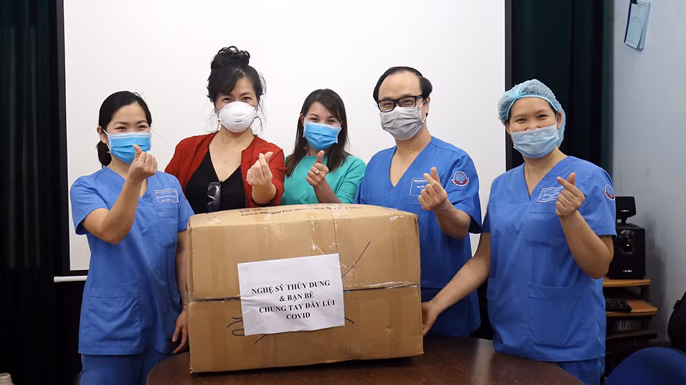 Ca sĩ Thùy Dung: 'Tôi hát về bạn bè tôi, những người sống vì mọi người' ảnh 6