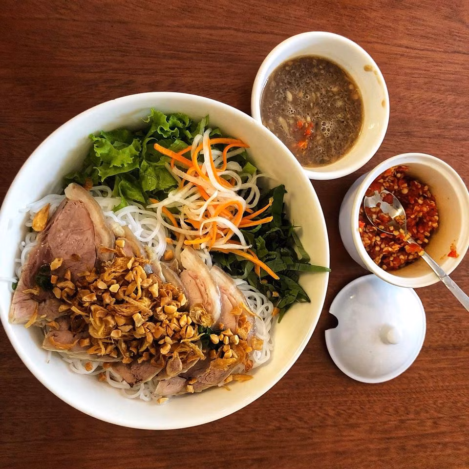 Bạn muốn thưởng thức những món ăn chuẩn vị Sài Gòn hay chuẩn vị Huế? ảnh 1