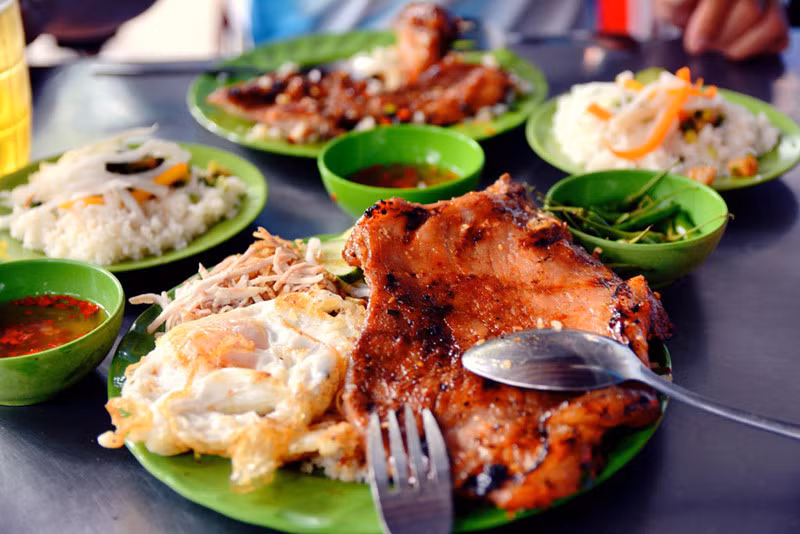 Tại sao cơm Tấm lại là “biểu tượng ẩm thực” của teen Sài thành? ảnh 2