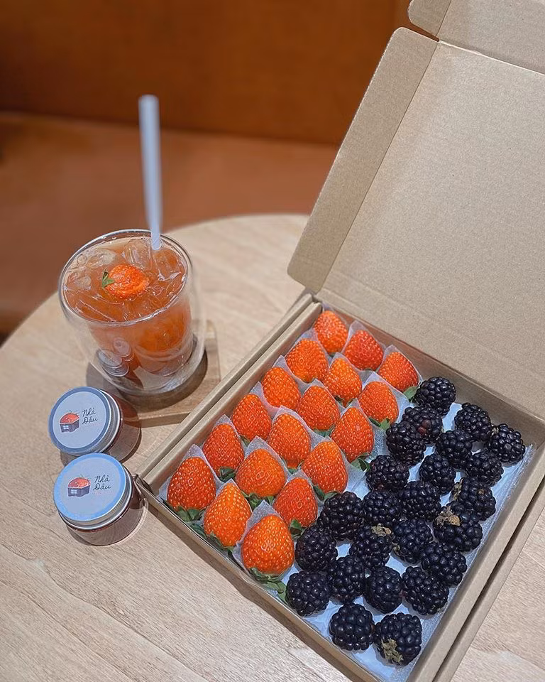 Dọc đường ăn dặm: Bánh căn Đà Lạt ngon trứ danh và thiên đường dâu đang chờ bạn! ảnh 9