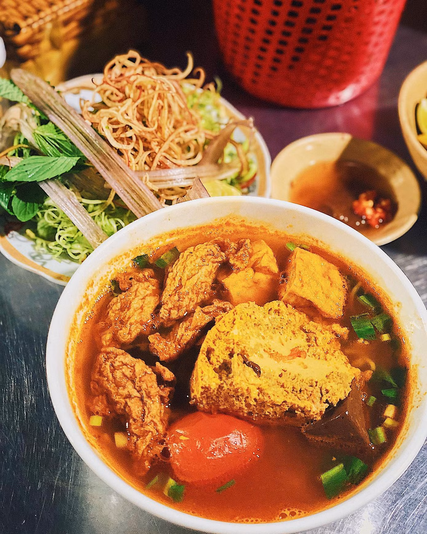 Thực đơn ăn sáng, ăn xế phủ phê: Bánh ướt, bánh cuốn ngon-bổ-rẻ và bún riêu đầy ắp topping ảnh 8