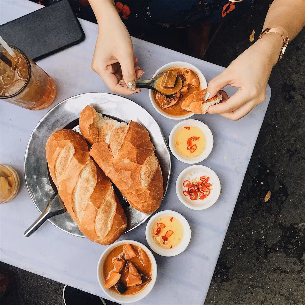 Này bạn, ghé Sài Gòn nhâm nhi một chén phá lấu cho ấm bụng không? ảnh 1