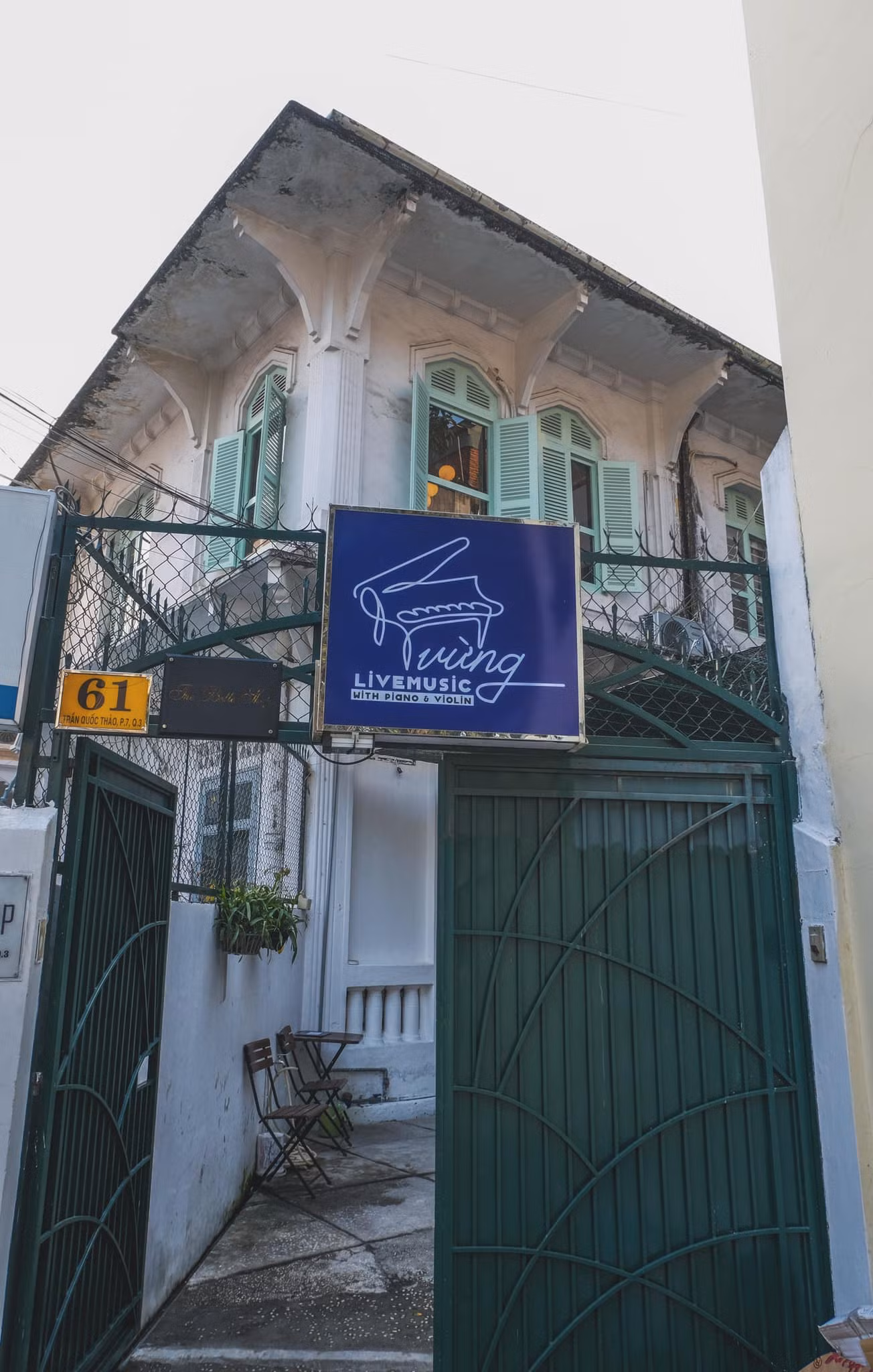 Ngược dòng thời gian quay trở về những tiệm cà phê mang phong cách Sài Gòn xưa ảnh 1