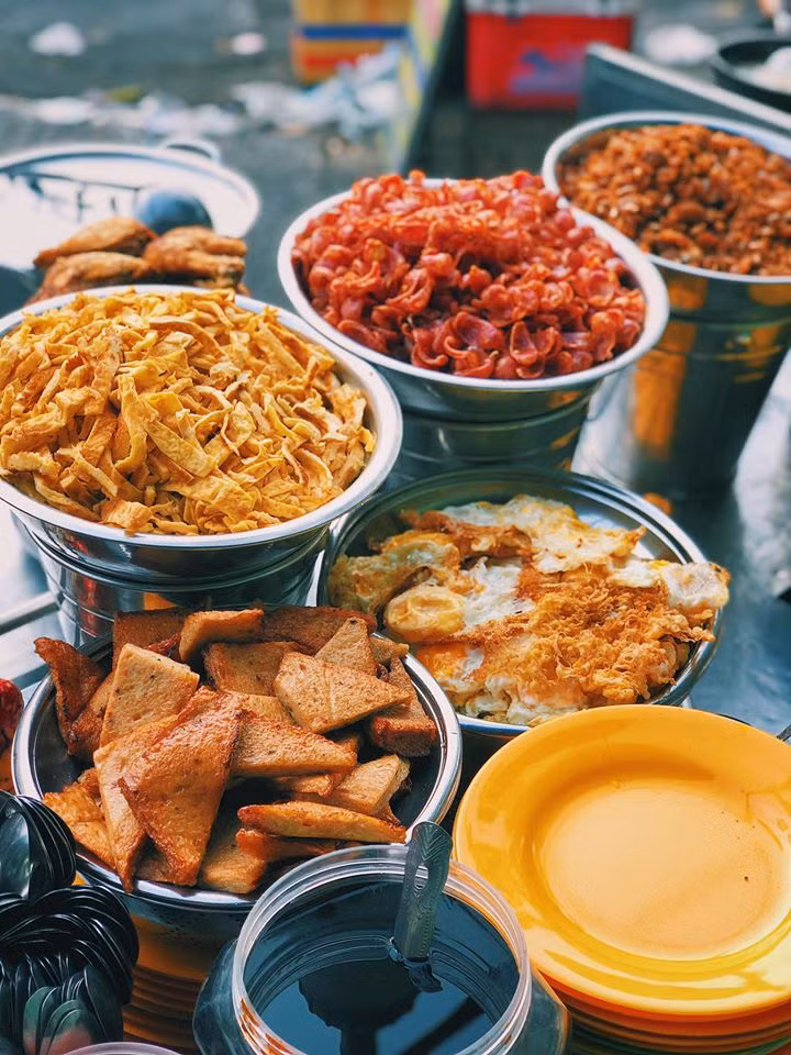 Hẹn hò Sài Gòn: Cơm và bún ngon thế này, không ăn hơi uổng đó bạn! ảnh 5
