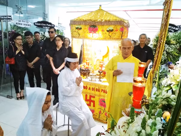 Nghẹn ngào phút tiễn đưa NSƯT Nguyễn Chánh Tín về cõi vĩnh hằng ảnh 1
