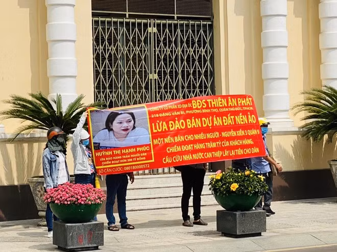 Bị tố vẽ dự án ‘ma’ lừa khách hàng, giám đốc lại đổ lỗi cho nhân viên ảnh 5 Bị tố vẽ dự án ‘ma’ lừa khách hàng, giám đốc lại đổ lỗi cho nhân viên ảnh 5