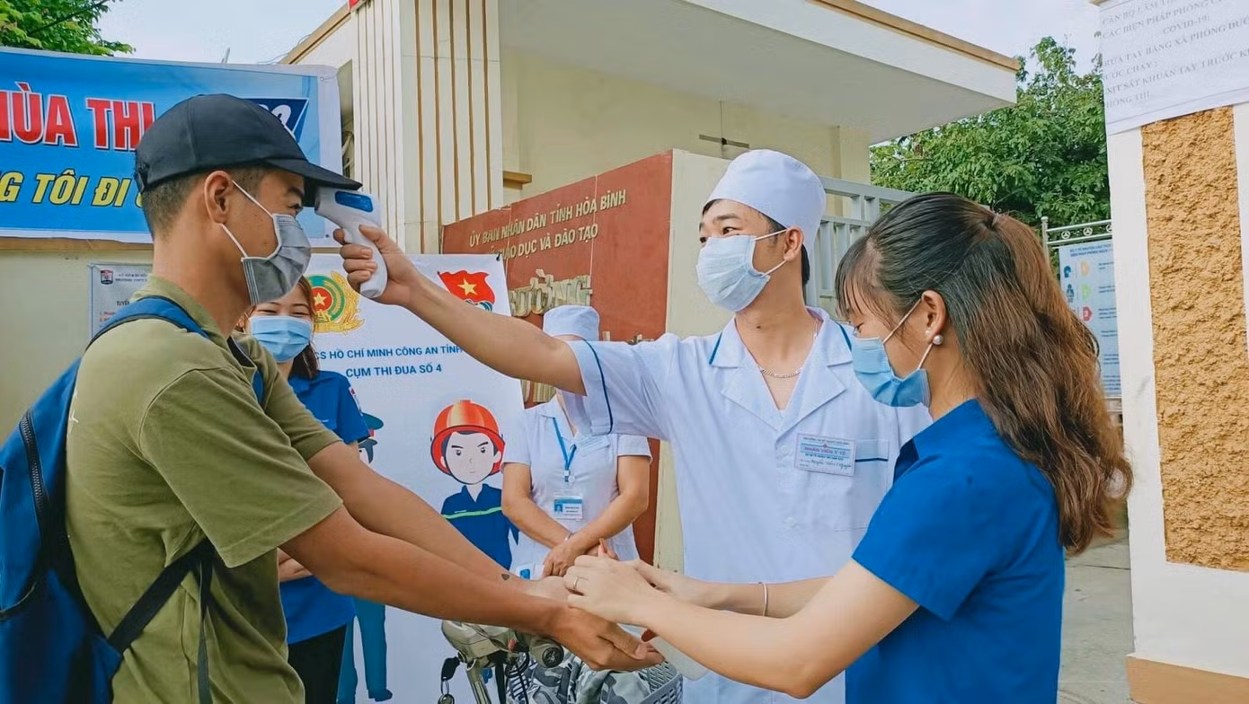 Có bao nhiêu thí sinh phải đi thi nhờ trong đợt thi thi tốt nghiệp lần 2? ảnh 1