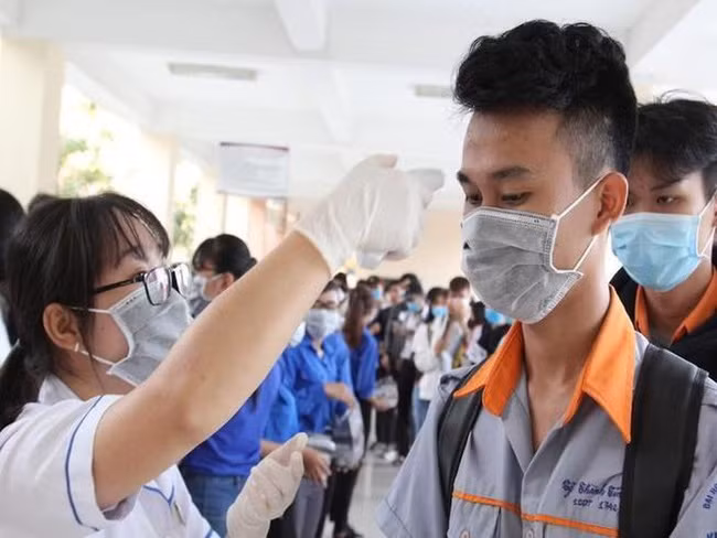 Tuyệt đối không để lây nhiễm COVID-19 trong thí sinh và giáo viên ảnh 2