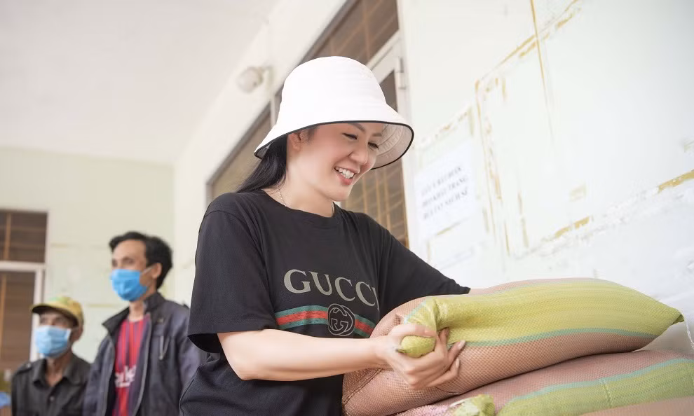 Đột nhập khối tài sản “khủng” của người kiếm được nhiều nhất thế giới từ COVID-19 ảnh 5 Đột nhập khối tài sản “khủng” của người kiếm được nhiều nhất thế giới từ COVID-19 ảnh 5