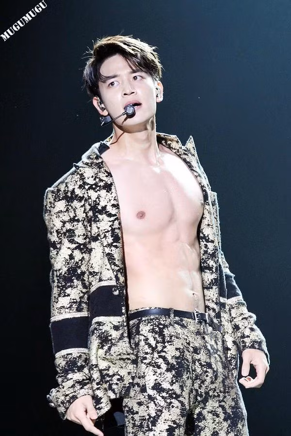 Ngất ngây trước những nam idol chăm chỉ cởi áo khoe cơ bụng 6 múi ảnh 3