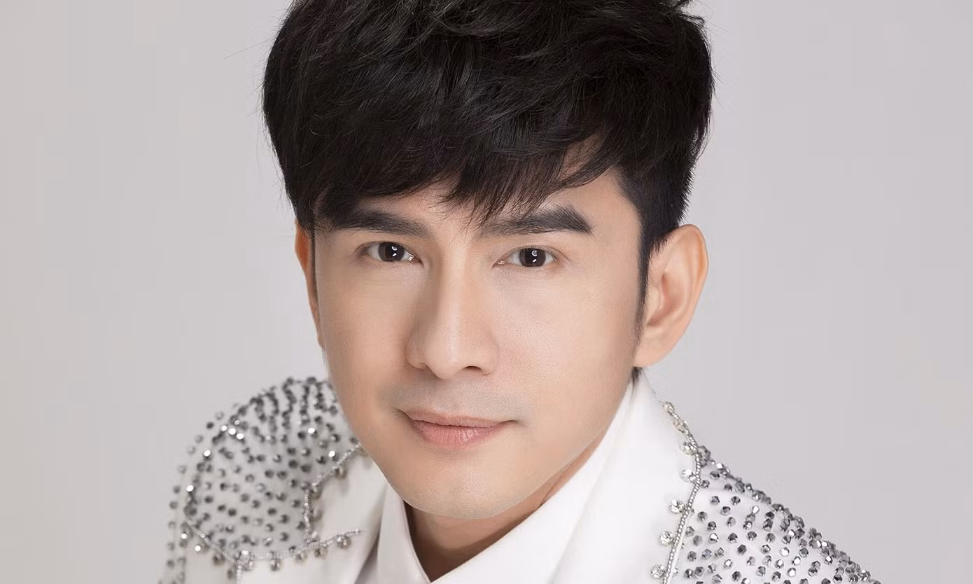 Showbiz 11/5: Hoàng Trung “làm chồng” Duy Khánh, Dương Hoàng Yến sắp kết hôn? ảnh 20 Showbiz 11/5: Hoàng Trung “làm chồng” Duy Khánh, Dương Hoàng Yến sắp kết hôn? ảnh 20