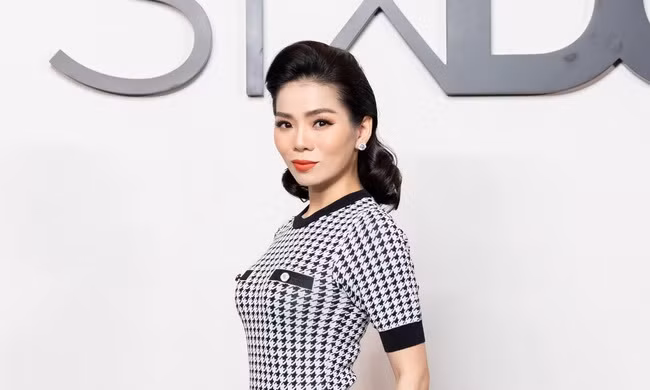Lưu Hương Giang khoe ảnh “hậu dao kéo”; Đông Nhi “pose hình” ngay sau sinh bé Winnie ảnh 24