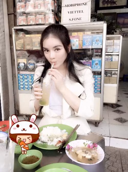 Ở nhà biệt thự, kiếm tiền tỷ mỗi tháng nhưng nhiều sao Việt ăn uống cực đơn giản ảnh 5