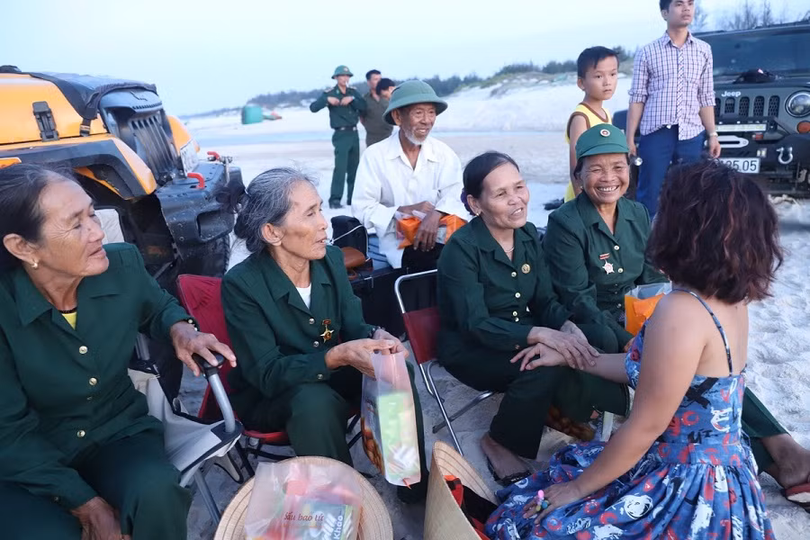 “Du ca - đi và hát”: Cùng Thái Thùy Linh mang âm nhạc đến mọi nẻo đường đất Việt ảnh 6