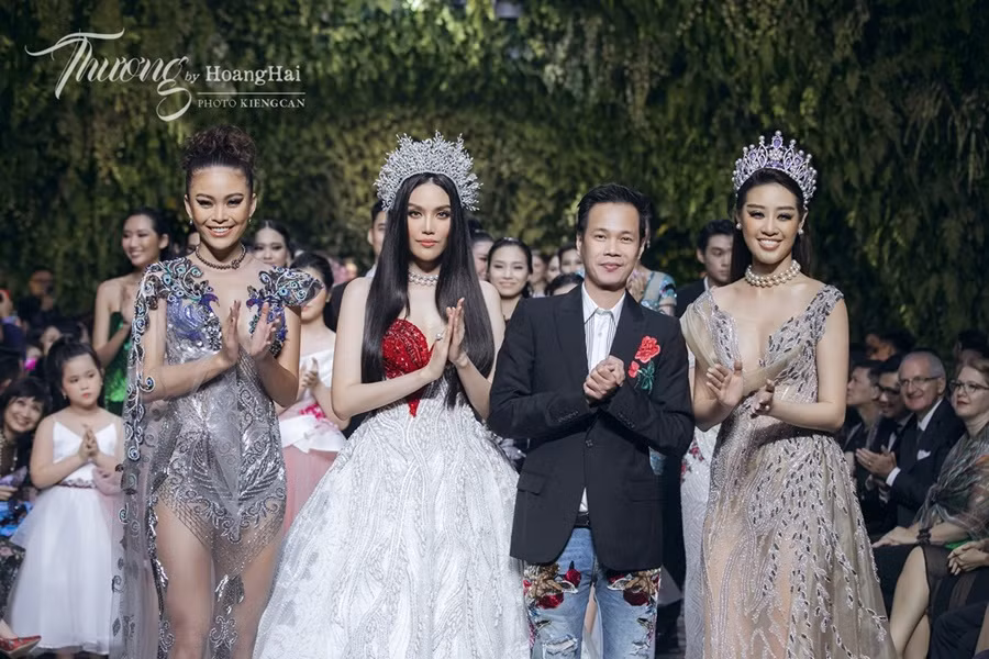 Lần đầu tái xuất sàn diễn sau khi sinh con, Lan Khuê lộng lẫy như nữ thần ảnh 5